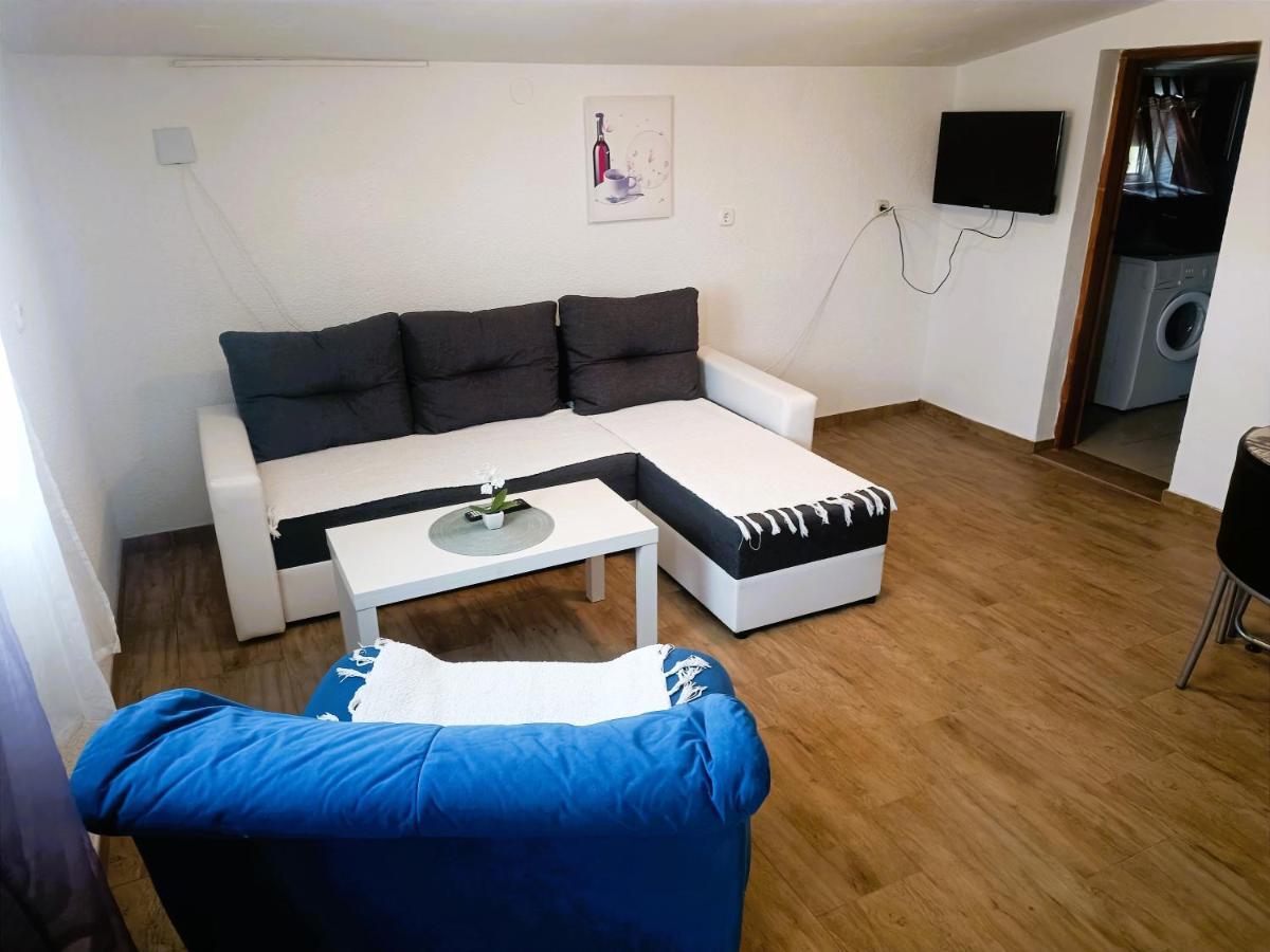 Apartments Babic 50 Meters From The Beach Vir Kültér fotó