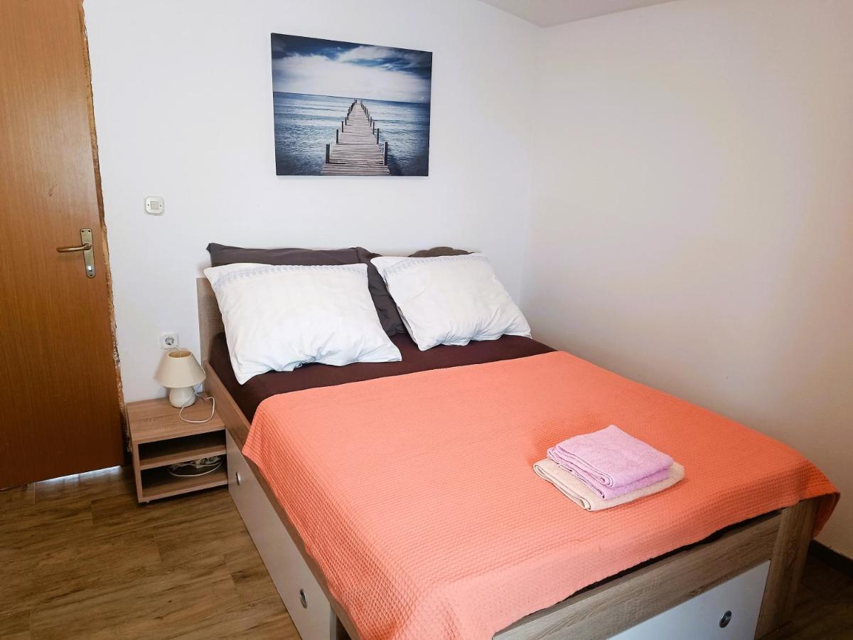 Apartments Babic 50 Meters From The Beach Vir Kültér fotó